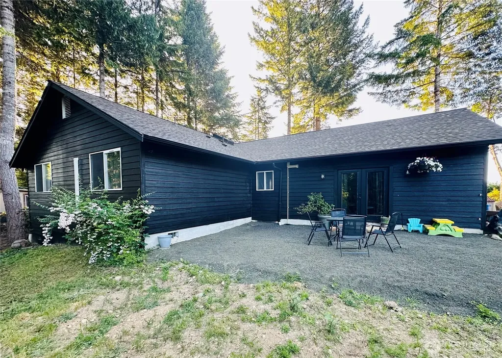 970 N Colony Surf Drive Lilliwaup WA 98555