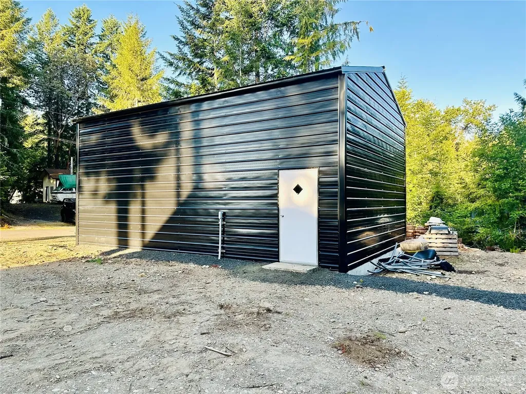 970 N Colony Surf Drive Lilliwaup WA 98555