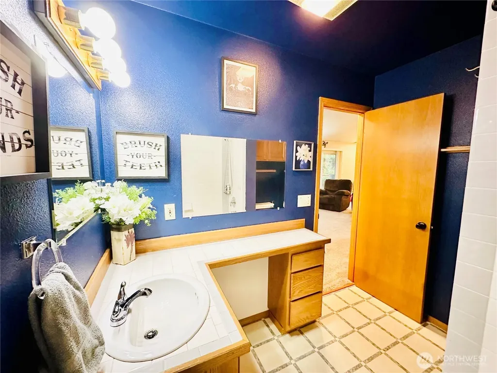 970 N Colony Surf Drive Lilliwaup WA 98555