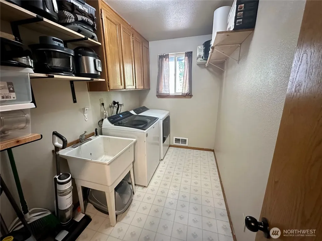 970 N Colony Surf Drive Lilliwaup WA 98555