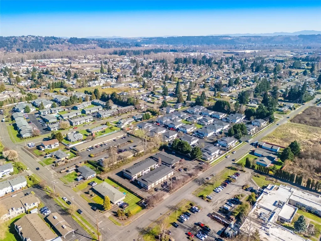 921 12th Avenue SE Puyallup WA 98372
