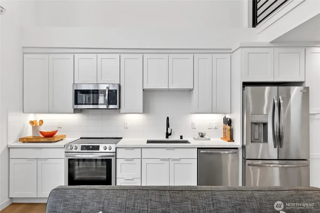 6320 41st Avenue SW Seattle WA 98136
