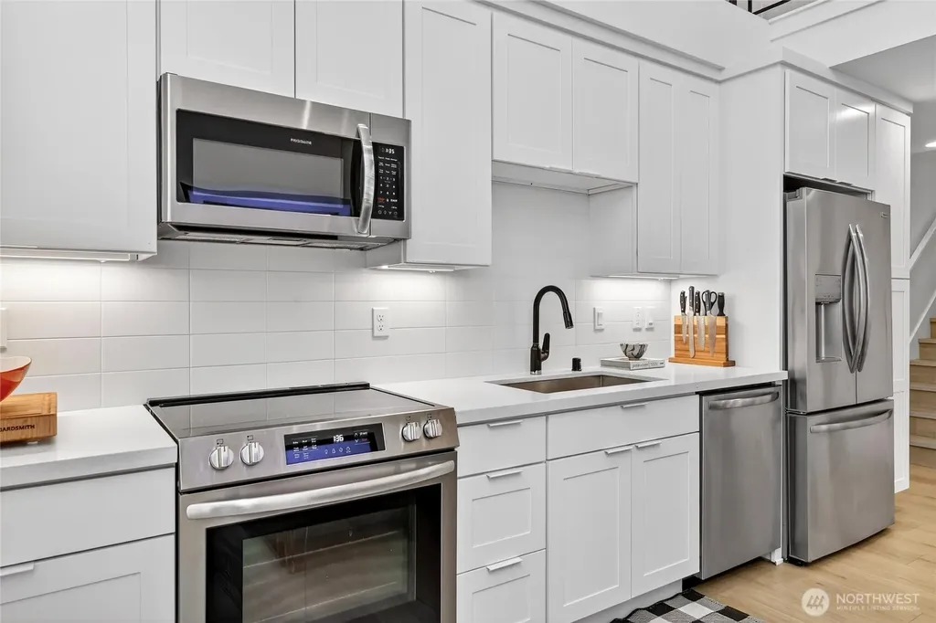 6320 41st Avenue SW Seattle WA 98136