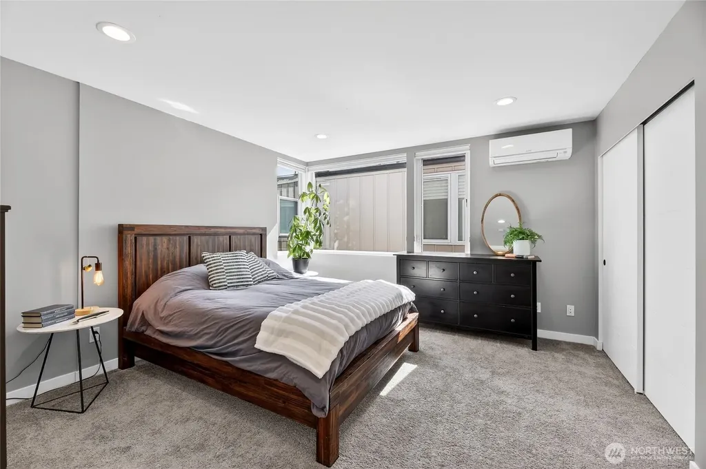 6320 41st Avenue SW Seattle WA 98136