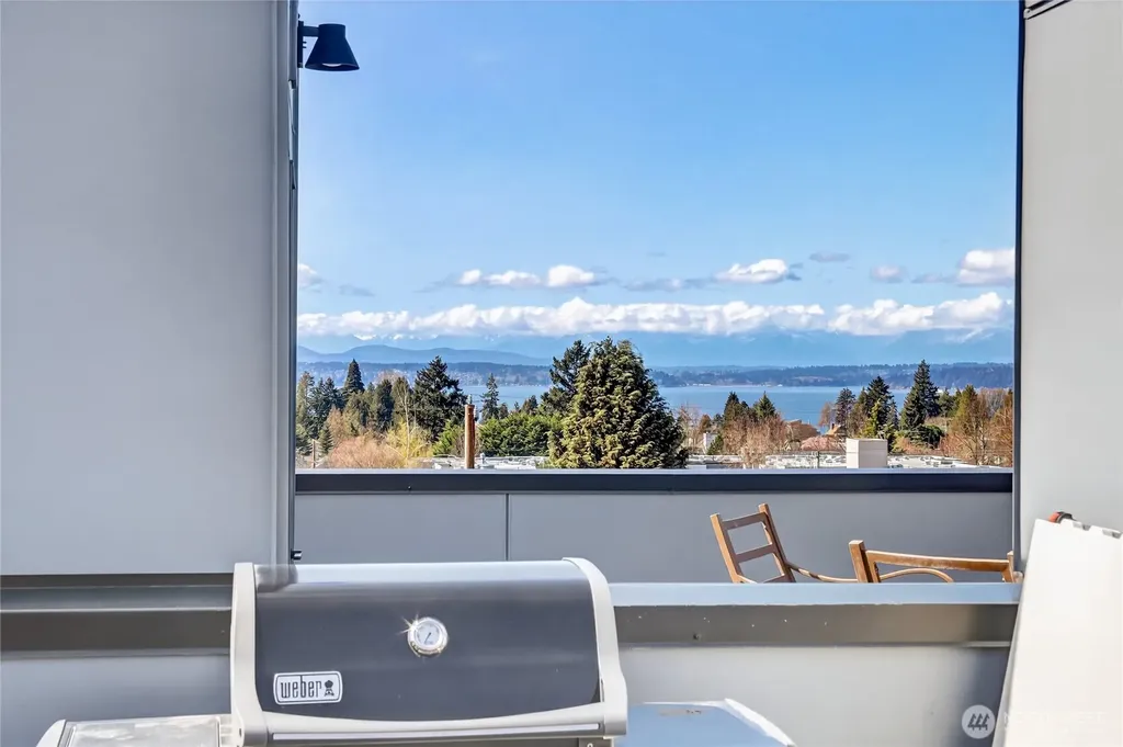 6320 41st Avenue SW Seattle WA 98136
