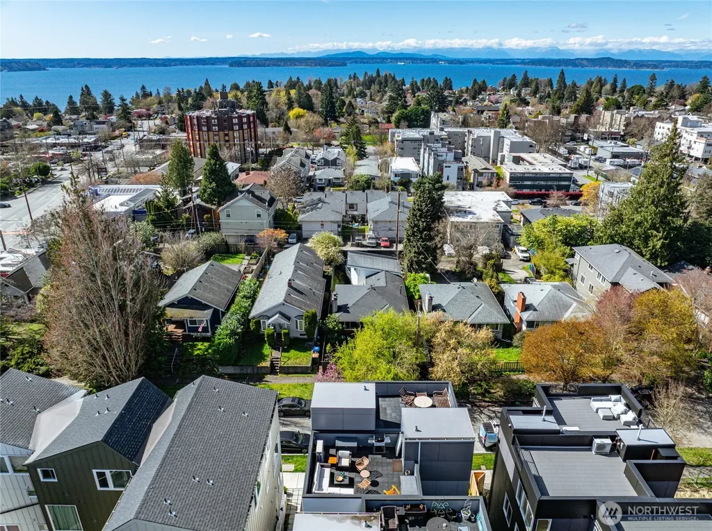 6320 41st Avenue SW Seattle WA 98136