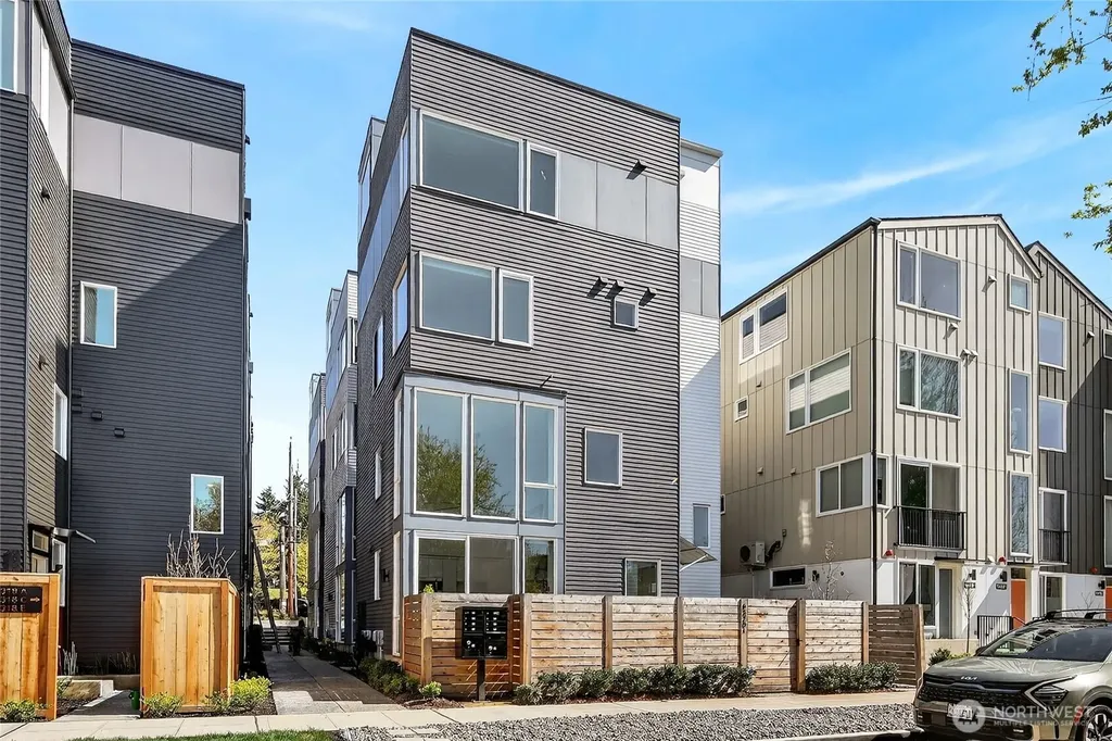 6320 41st Avenue SW Seattle WA 98136