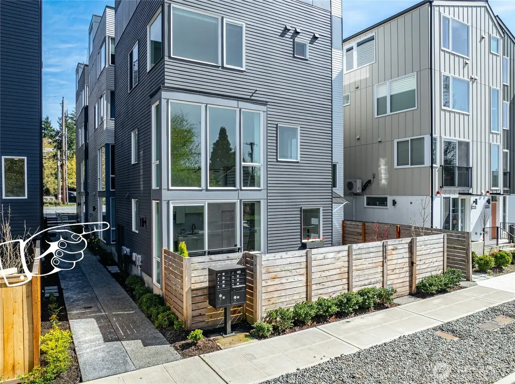 6320 41st Avenue SW Seattle WA 98136