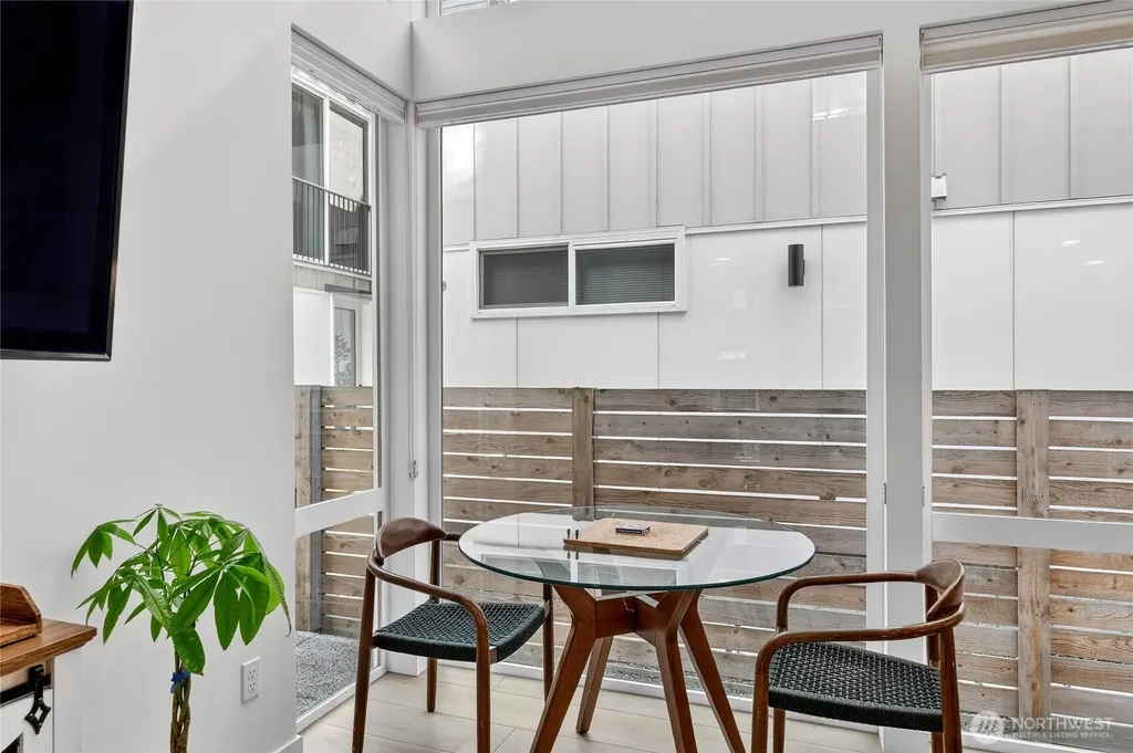 6320 41st Avenue SW Seattle WA 98136
