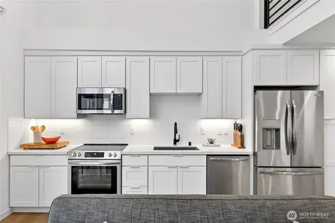6320 41st Avenue SW Seattle WA 98136