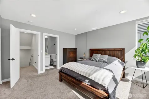 6320 41st Avenue SW Seattle WA 98136