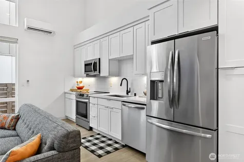 6320 41st Avenue SW Seattle WA 98136