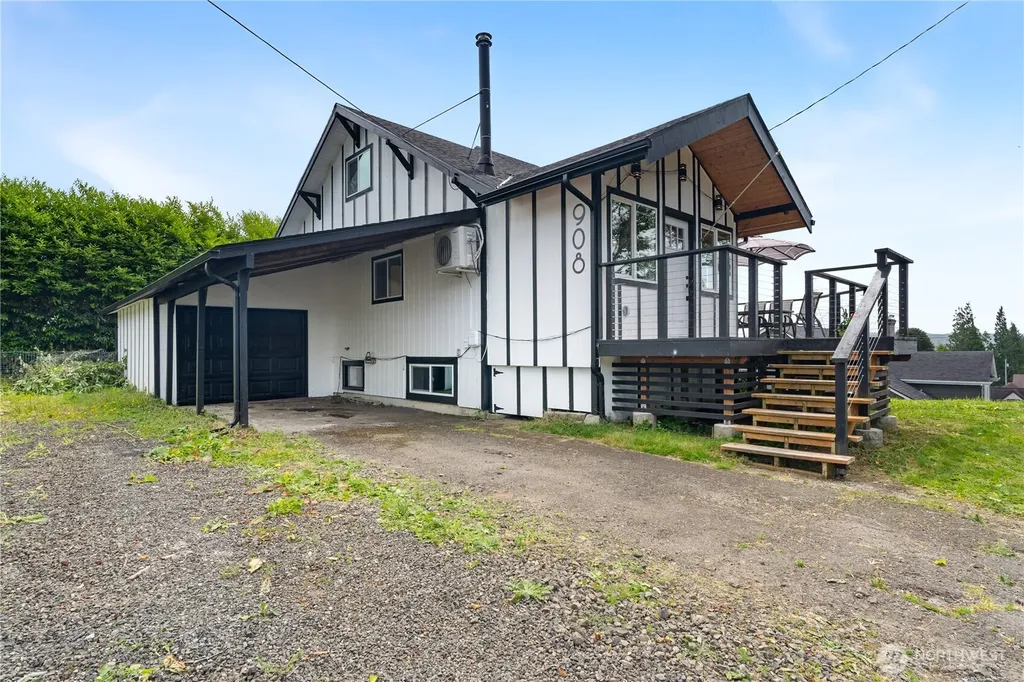 908 N Jeffries Street Aberdeen WA 98520