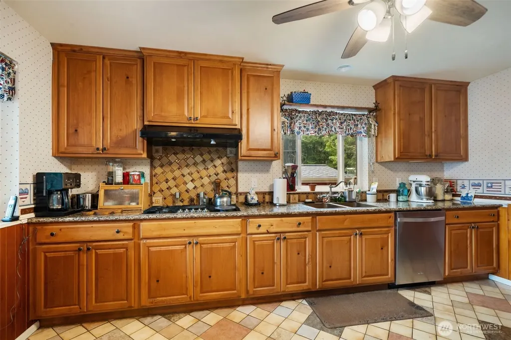 30 E Lakeway Drive Shelton WA 98584