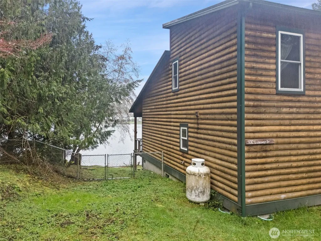 30 E Lakeway Drive Shelton WA 98584