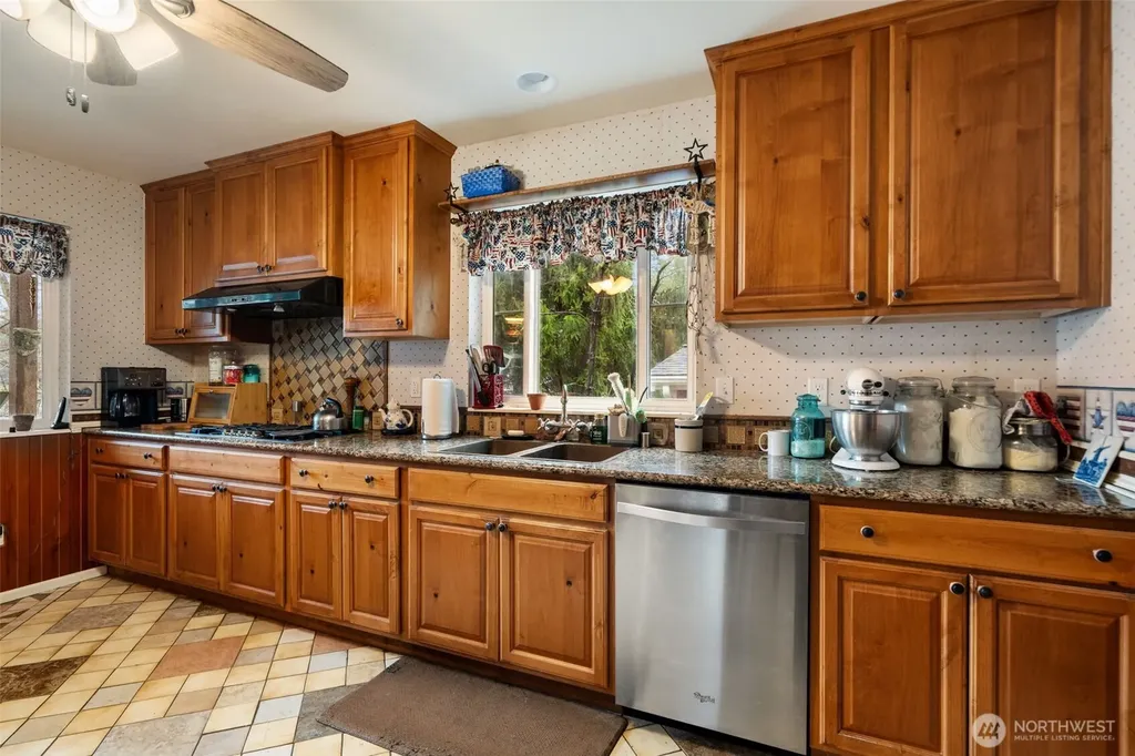 30 E Lakeway Drive Shelton WA 98584