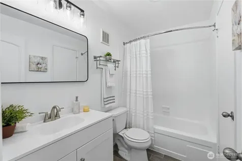 6352 137th Place NE Redmond WA 98052