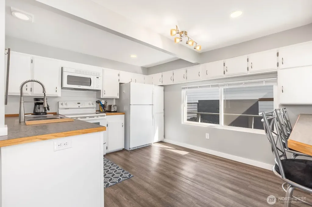 24094 N West View Road Mount Vernon WA 98274
