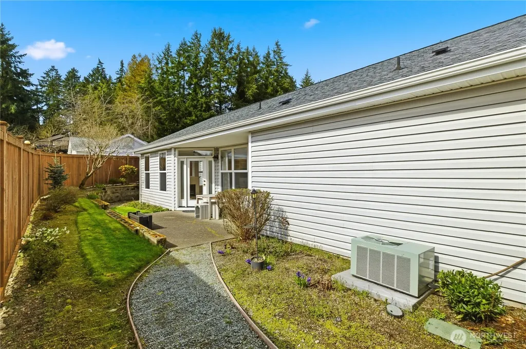 3814 69th Avenue W University Place WA 98466
