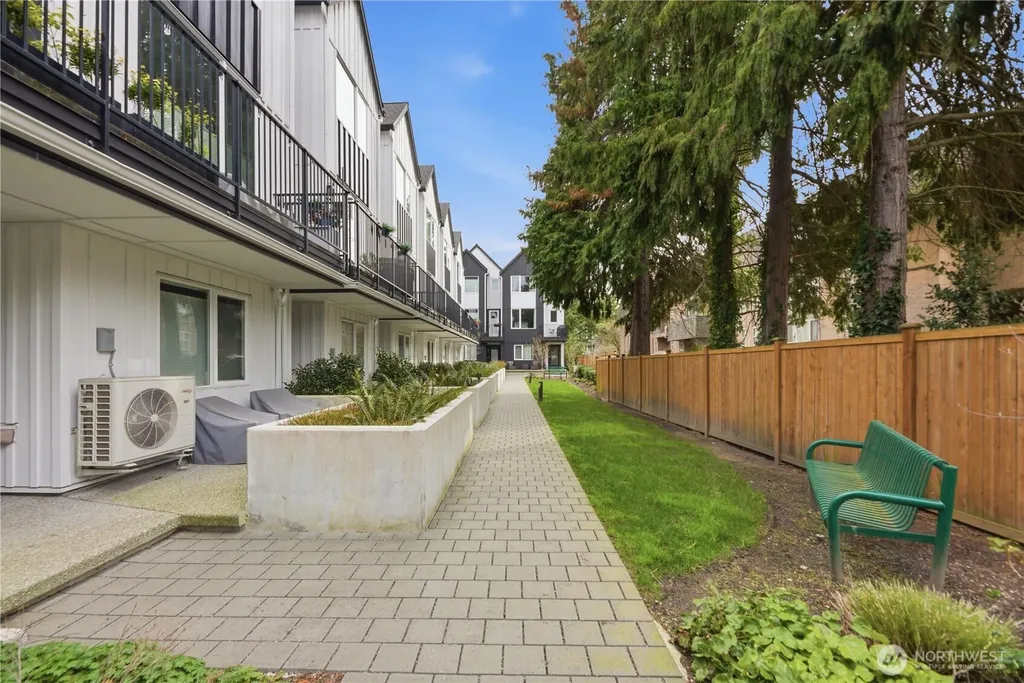 13339 Greenwood Avenue N Seattle WA 98133