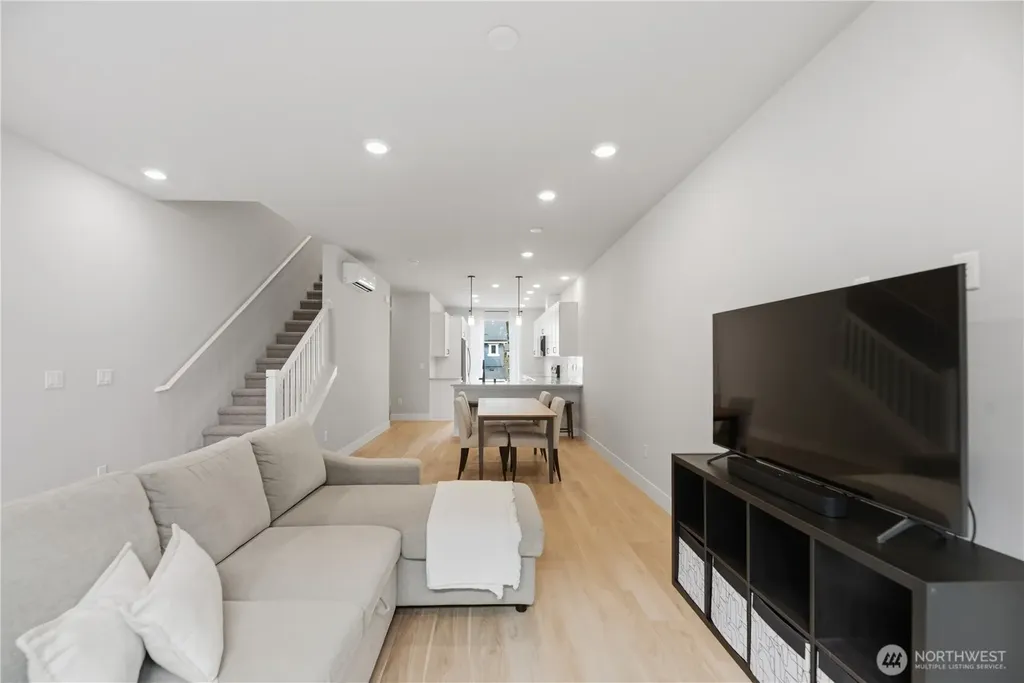 13339 Greenwood Avenue N Seattle WA 98133
