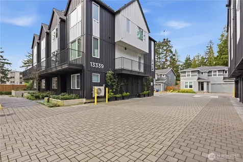 13339 Greenwood Avenue N Seattle WA 98133