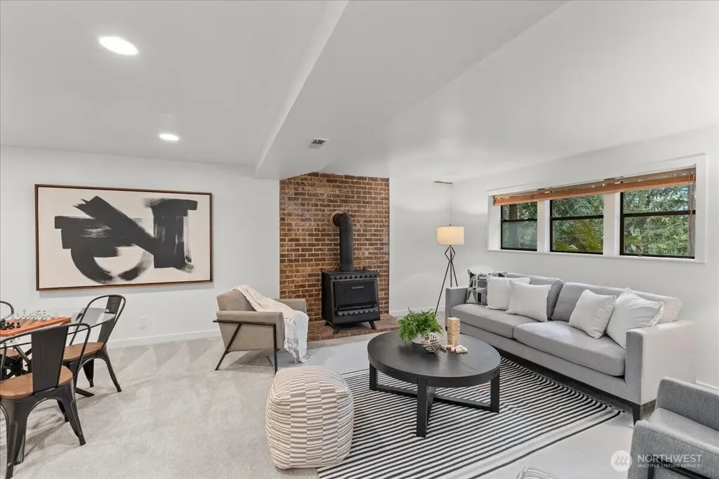 14702 255th Avenue SE Issaquah WA 98027