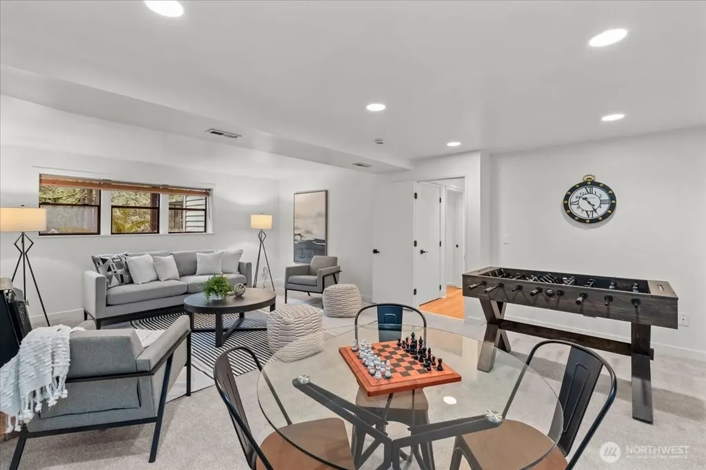 14702 255th Avenue SE Issaquah WA 98027