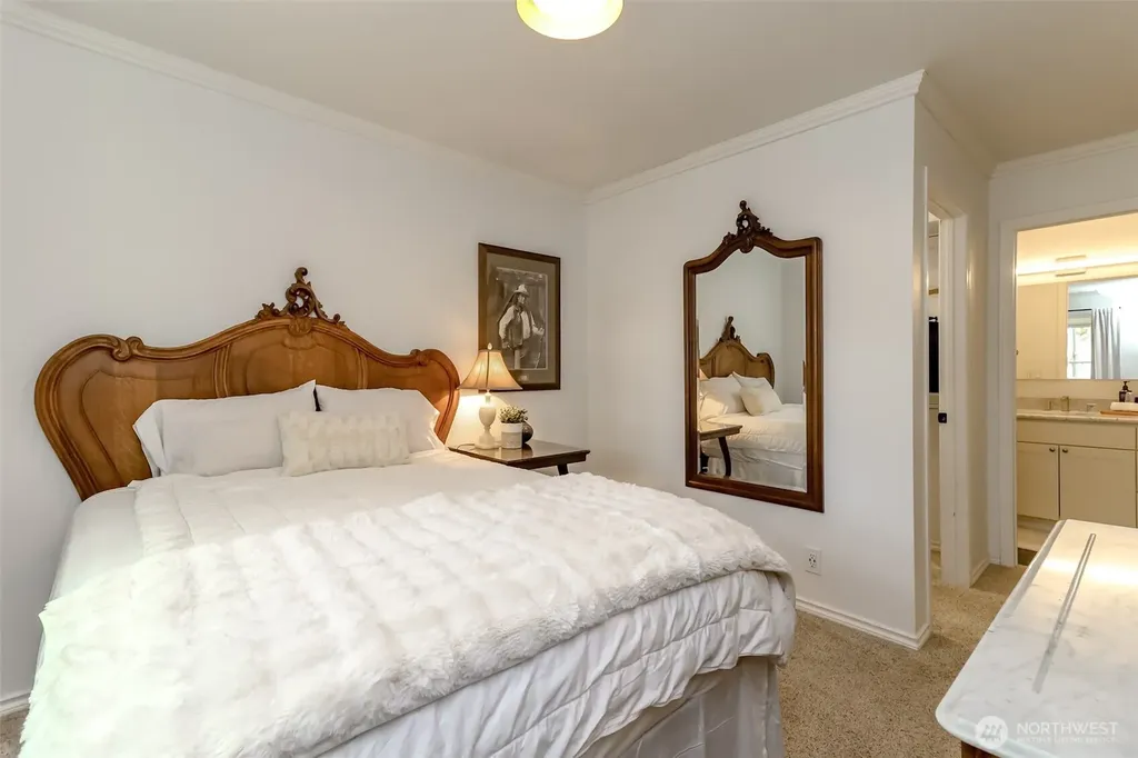 19905 4th Avenue NE Poulsbo WA 98370
