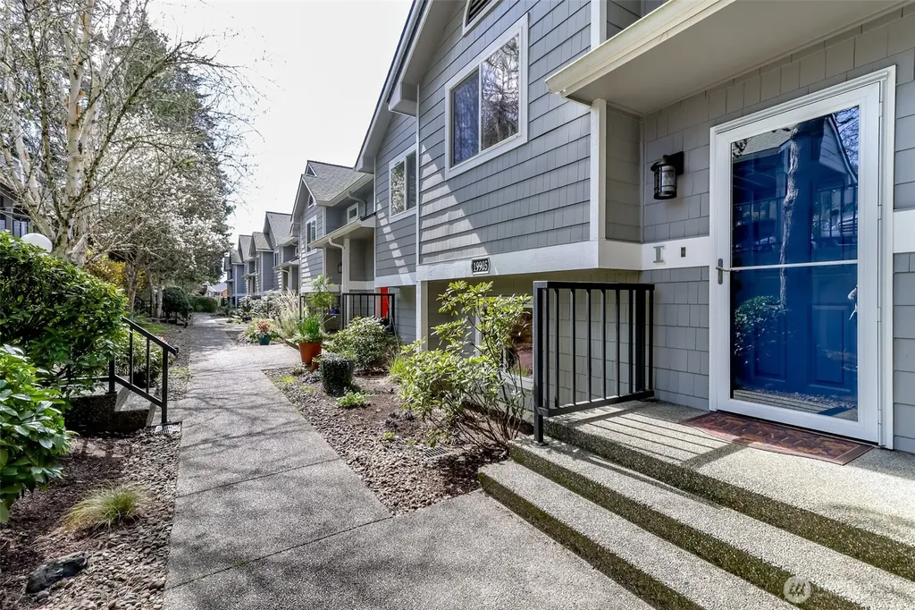 19905 4th Avenue NE Poulsbo WA 98370