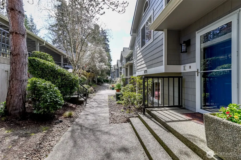 19905 4th Avenue NE Poulsbo WA 98370