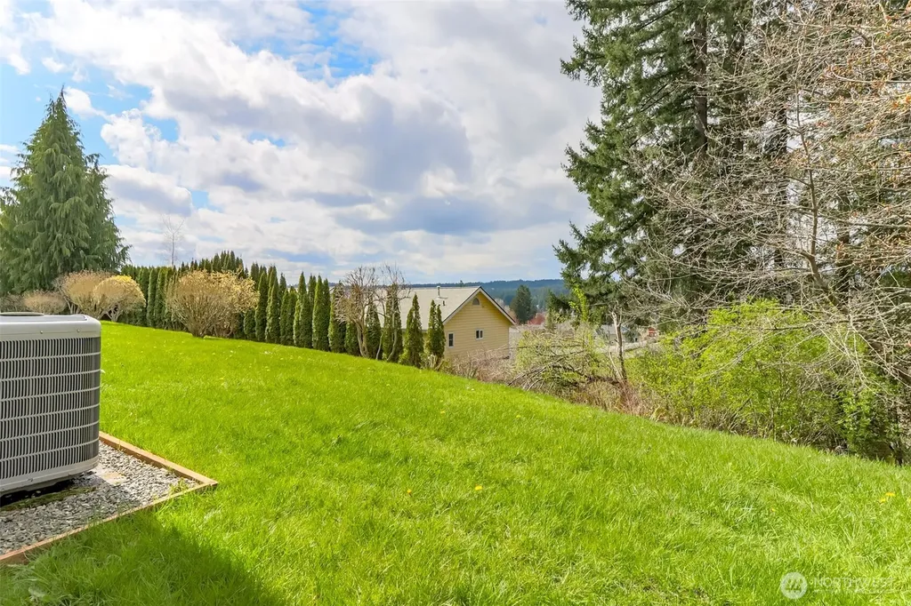 19905 4th Avenue NE Poulsbo WA 98370