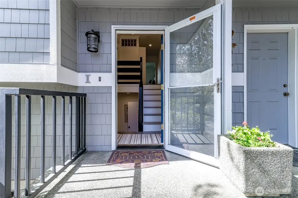 19905 4th Avenue NE Poulsbo WA 98370