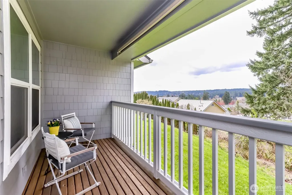 19905 4th Avenue NE Poulsbo WA 98370