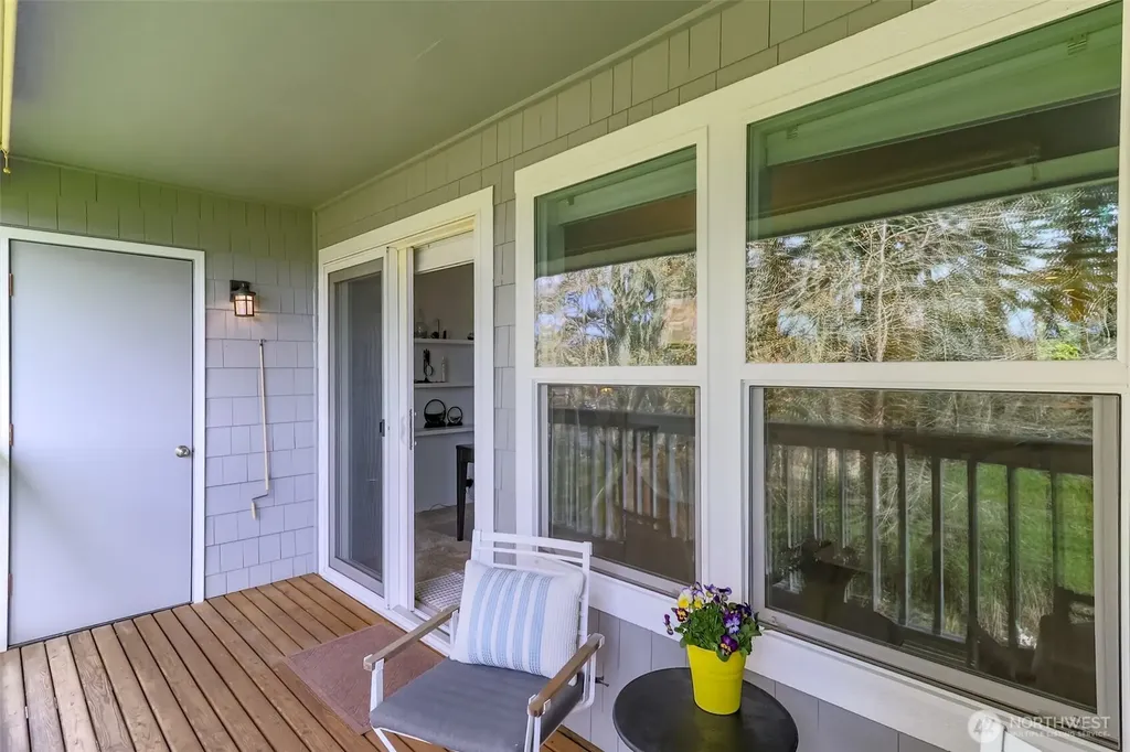 19905 4th Avenue NE Poulsbo WA 98370