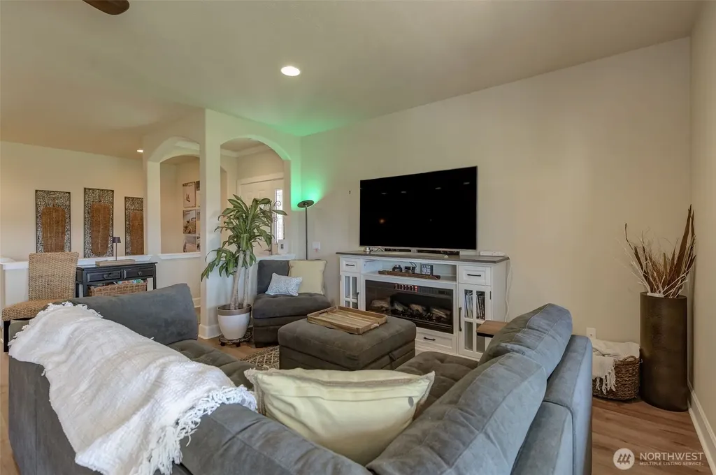 23318 Sunserra Loop NW Quincy WA 98848