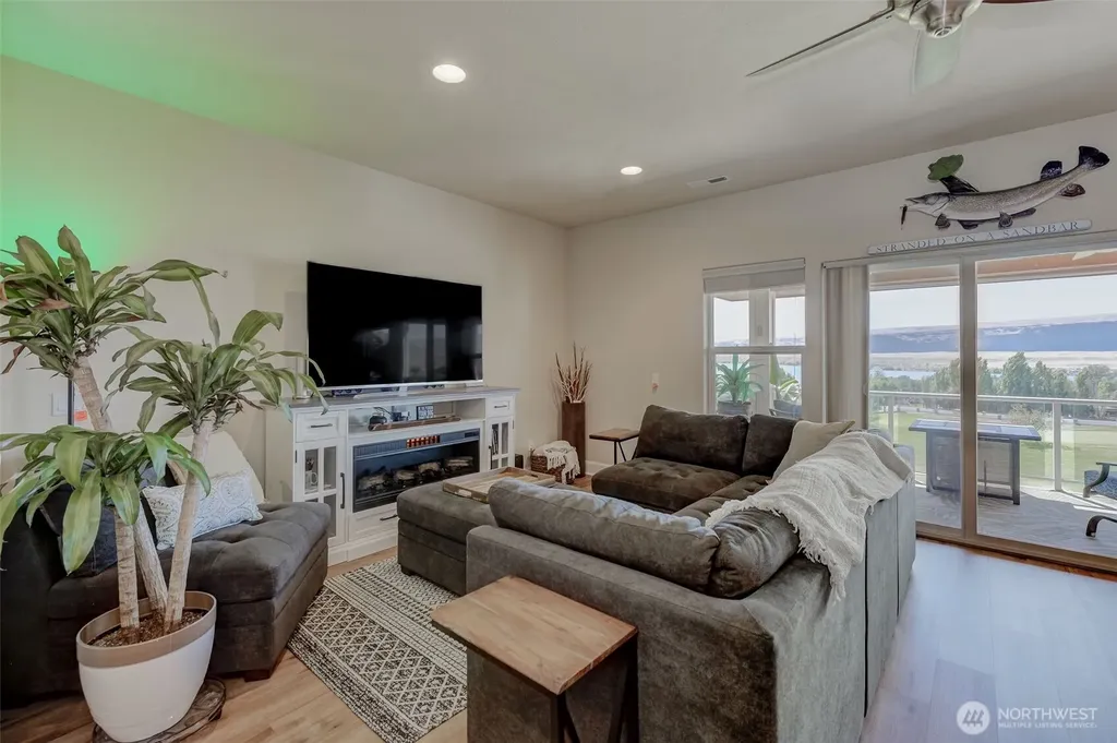 23318 Sunserra Loop NW Quincy WA 98848