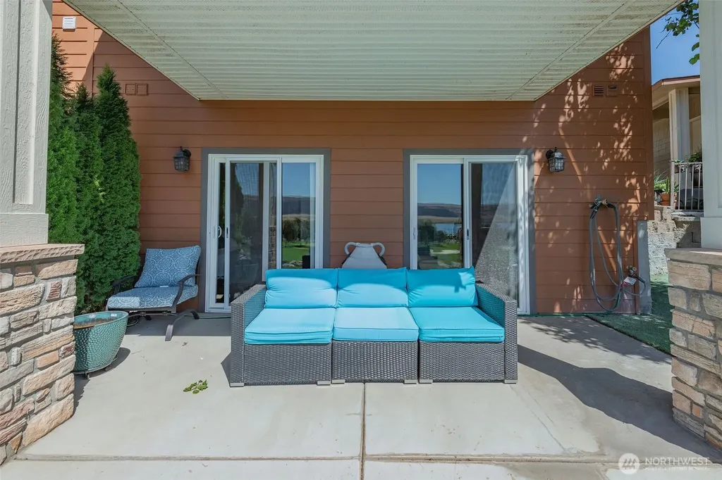 23318 Sunserra Loop NW Quincy WA 98848