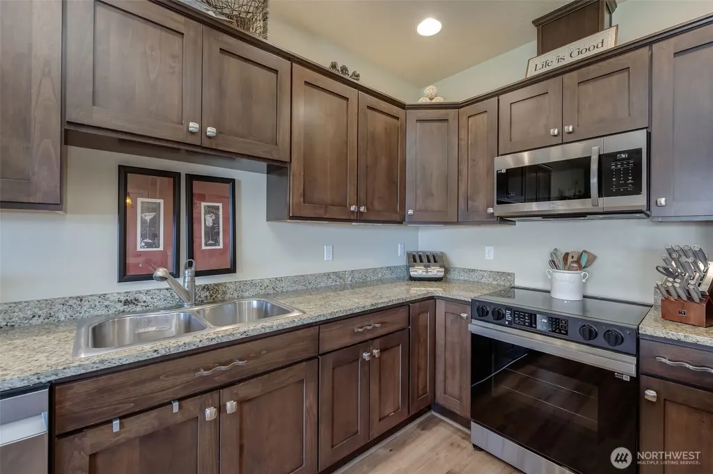 23318 Sunserra Loop NW Quincy WA 98848