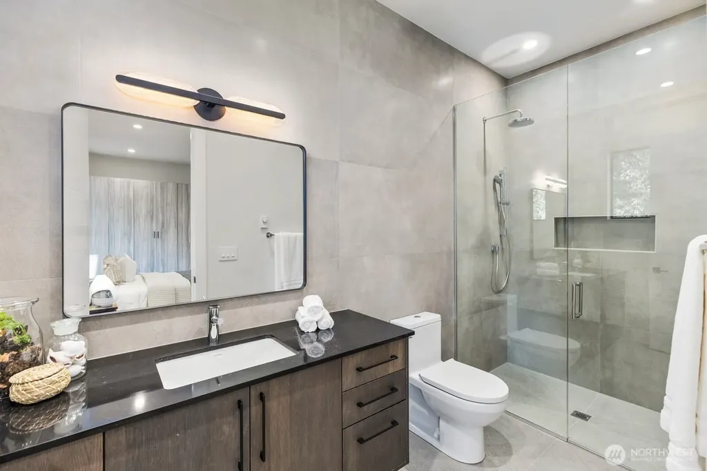 1653 105th Avenue SE Bellevue WA 98004