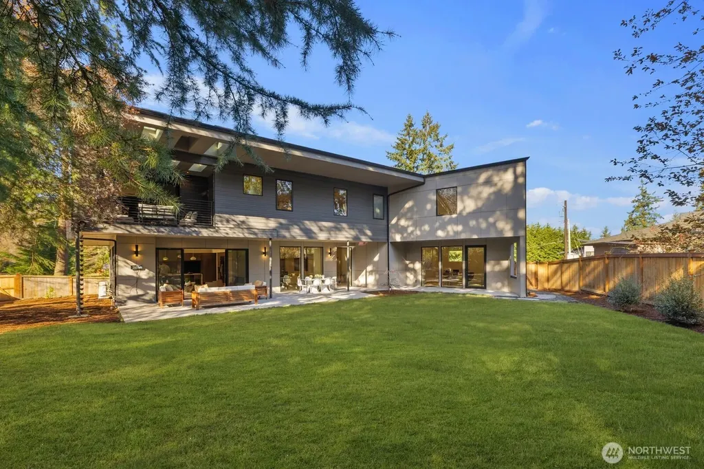 1653 105th Avenue SE Bellevue WA 98004
