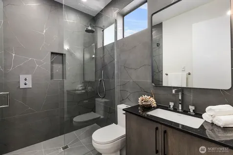 1653 105th Avenue SE Bellevue WA 98004
