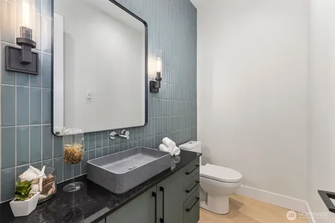 1653 105th Avenue SE Bellevue WA 98004