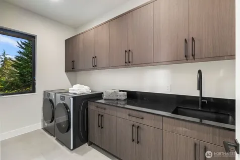 1653 105th Avenue SE Bellevue WA 98004