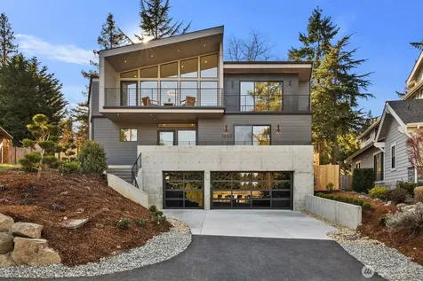 1653 105th Avenue SE Bellevue WA 98004