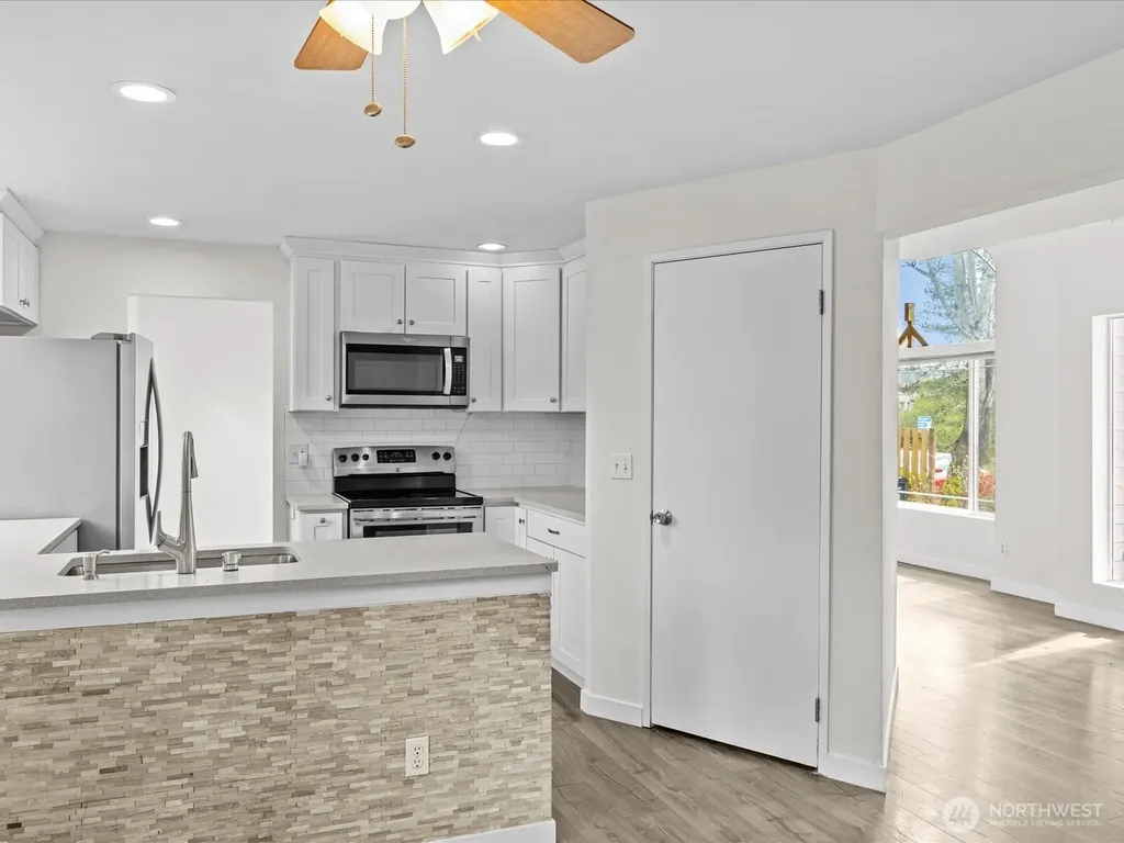 21234 SE 280th Street Maple Valley WA 98038