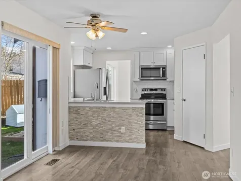 21234 SE 280th Street Maple Valley WA 98038