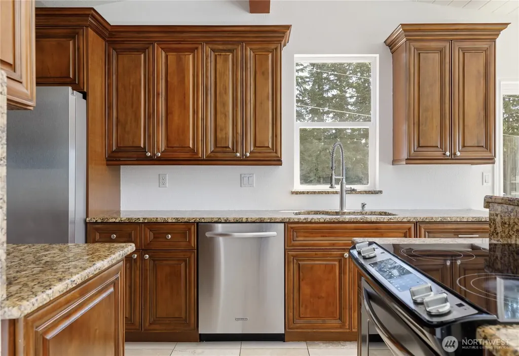 2735 Evening Glory Court Clinton WA 98236