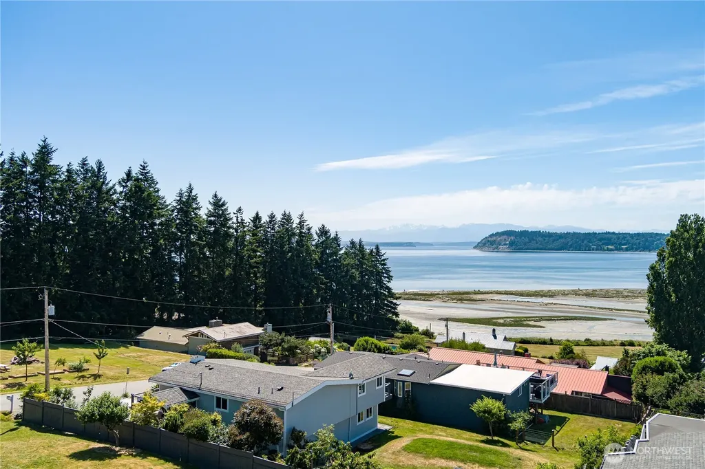 2735 Evening Glory Court Clinton WA 98236