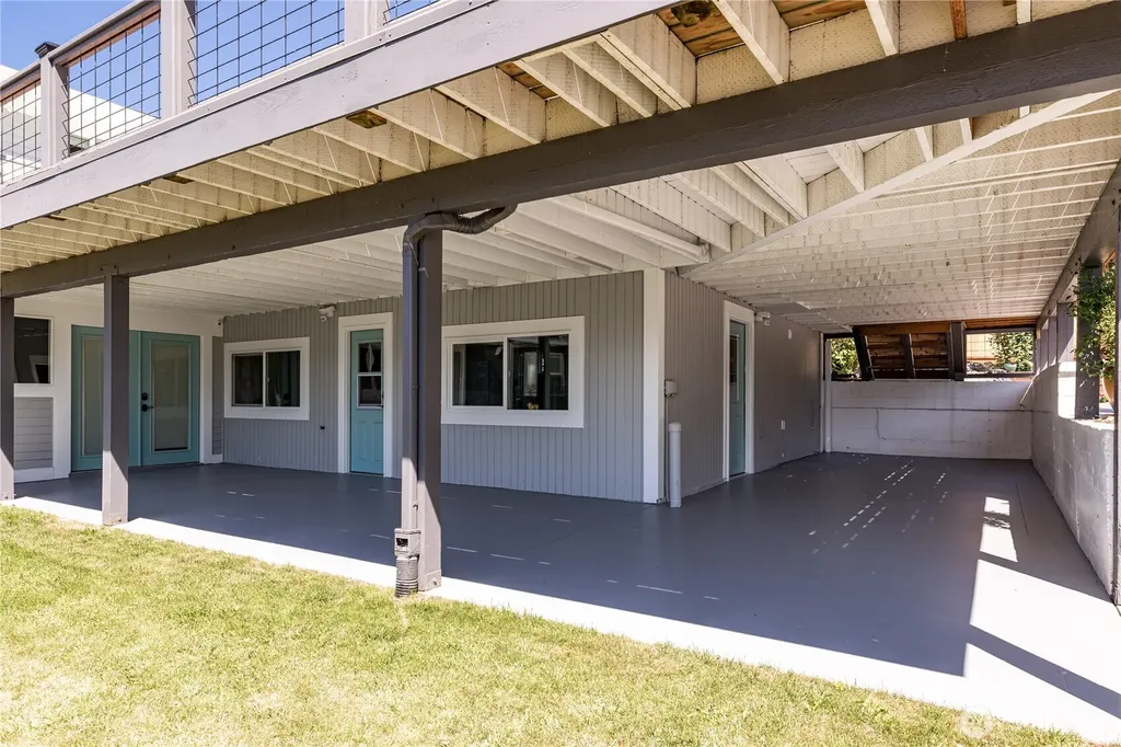2735 Evening Glory Court Clinton WA 98236